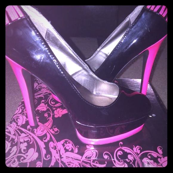 Heels - Picture 1 of 1